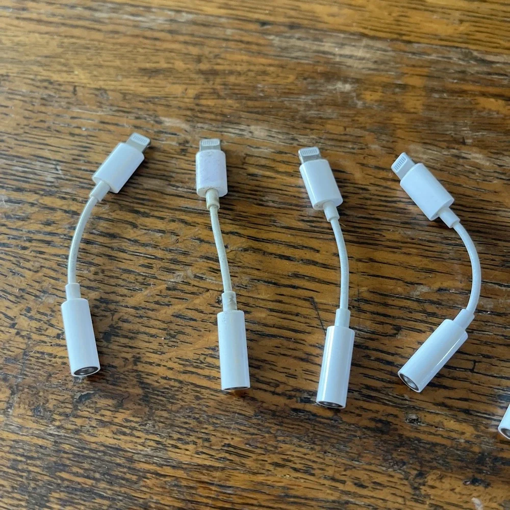 Lot of 6 Apple Lightning to Headphone 3.5mm Jack Adapter White Working